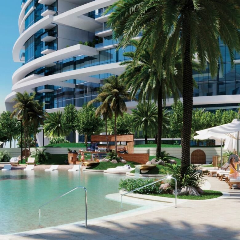 DAMAC Cavalli Couture pool draußen